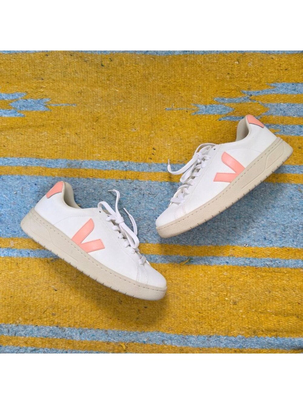Veja Urca Pink Sustainable Vegan Leather Sneakers Lace Up US 7 EU38